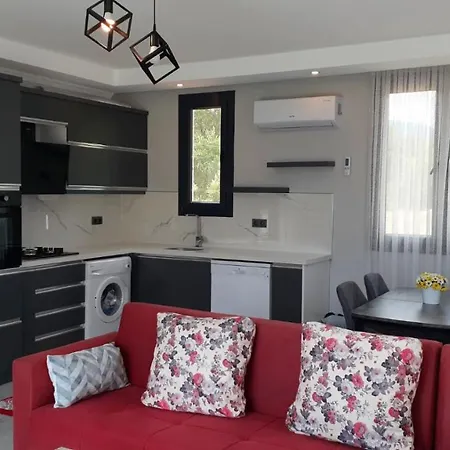 Colorful With Private Pool And Garden In Fethiye 빌라 *